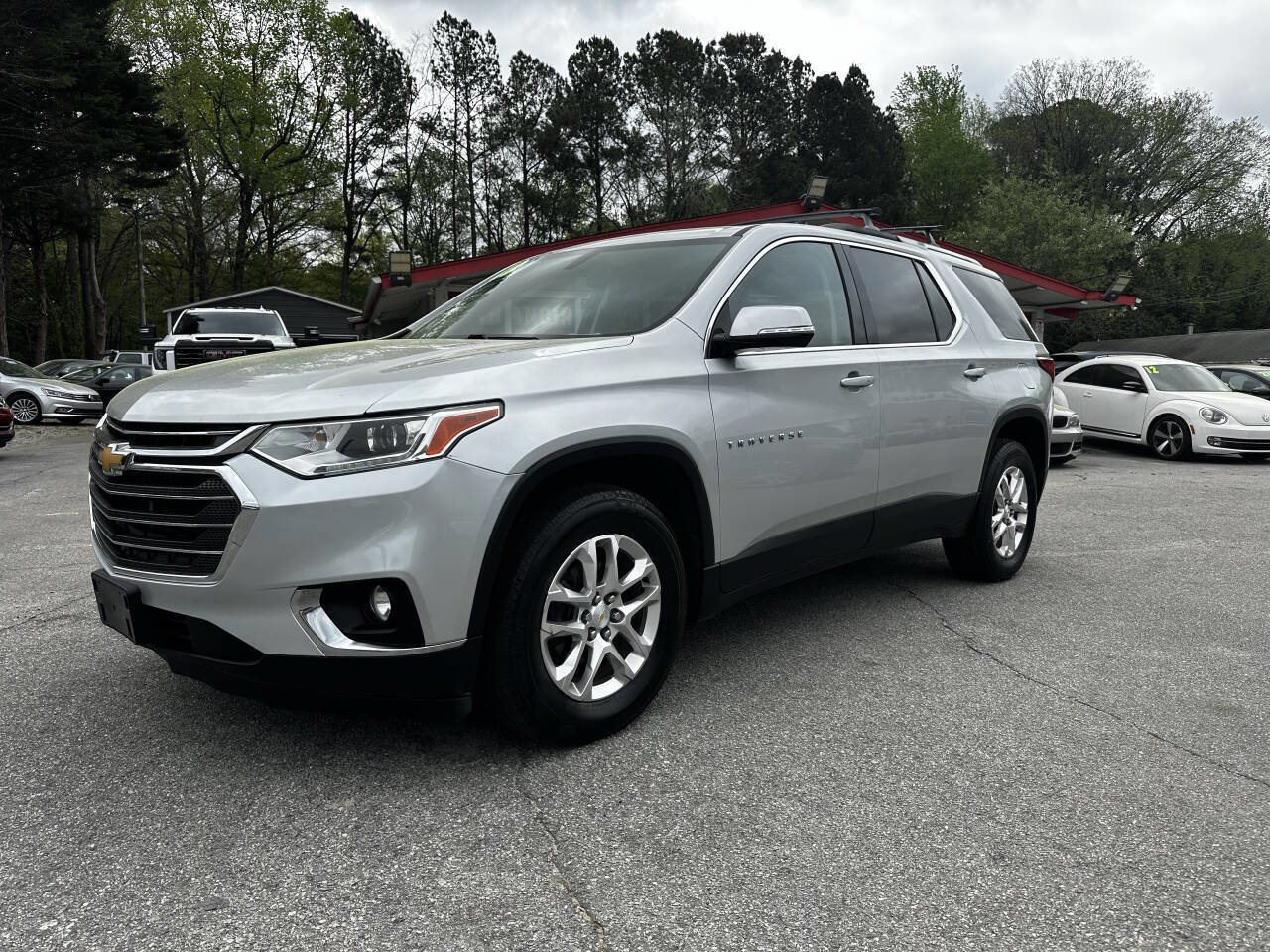 Used 2018 Chevrolet Traverse LT image 2