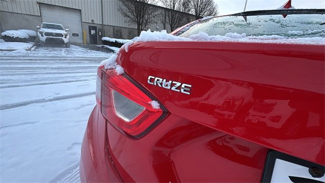 Used 2018 Chevrolet Cruze LT w/ Convenience Package image 31