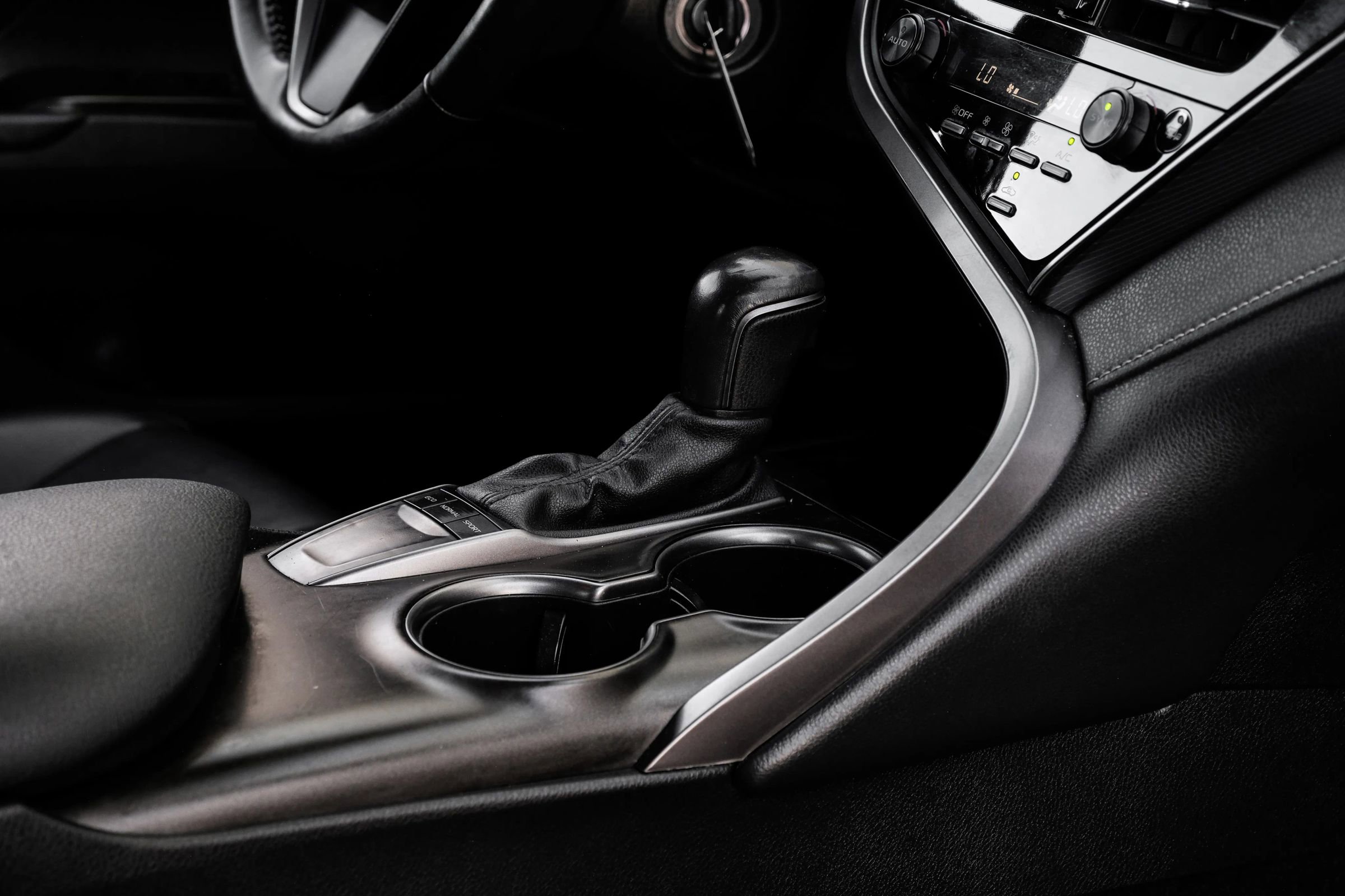 Used 2024 Toyota Camry SE image 29