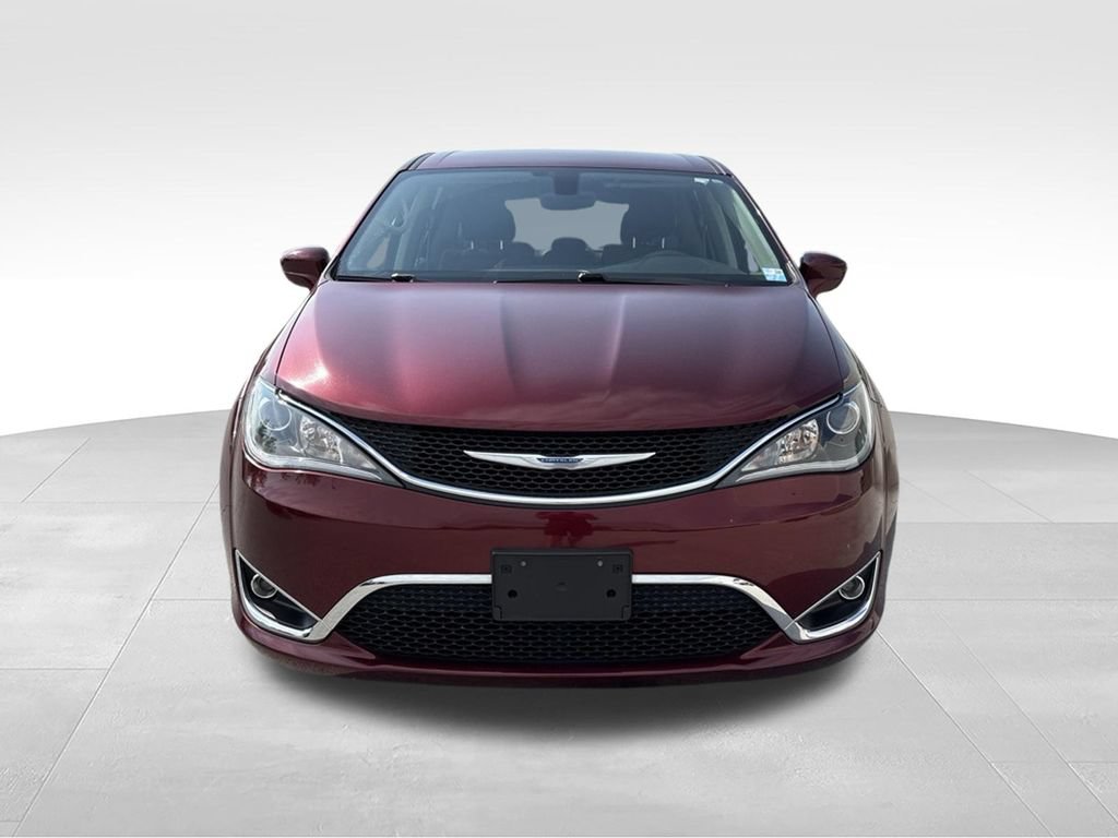 Used 2018 Chrysler Pacifica Touring Plus FWD image 2