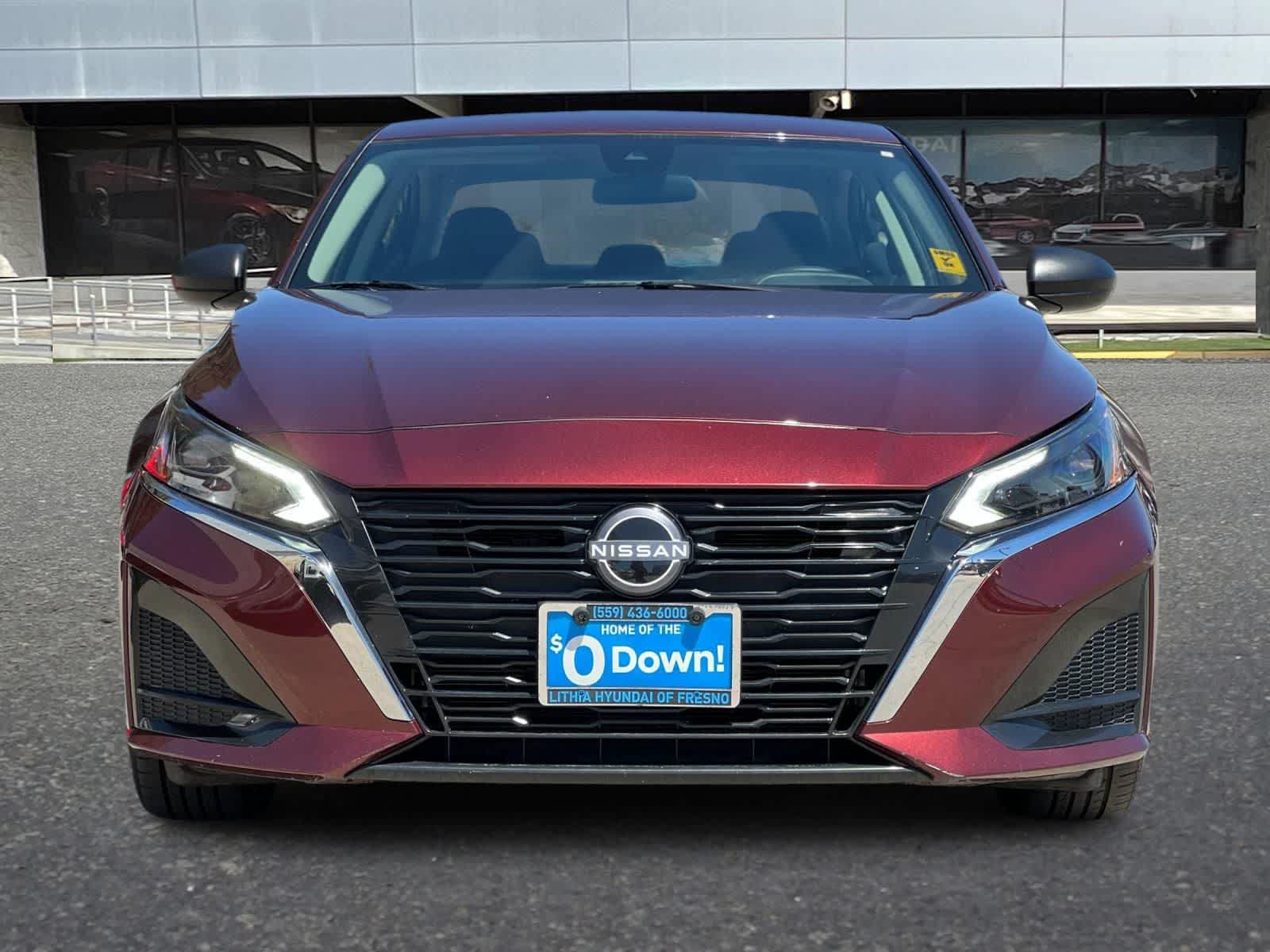 Used 2025 Nissan Altima 2.5 SV FWD image 11