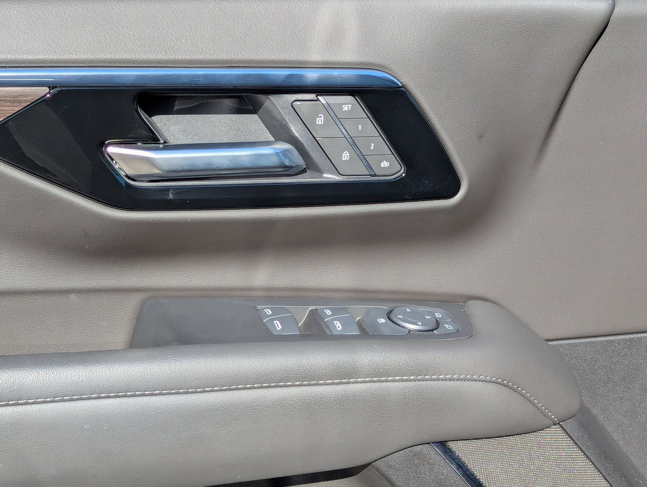 Used 2025 Chevrolet Tahoe LT image 12