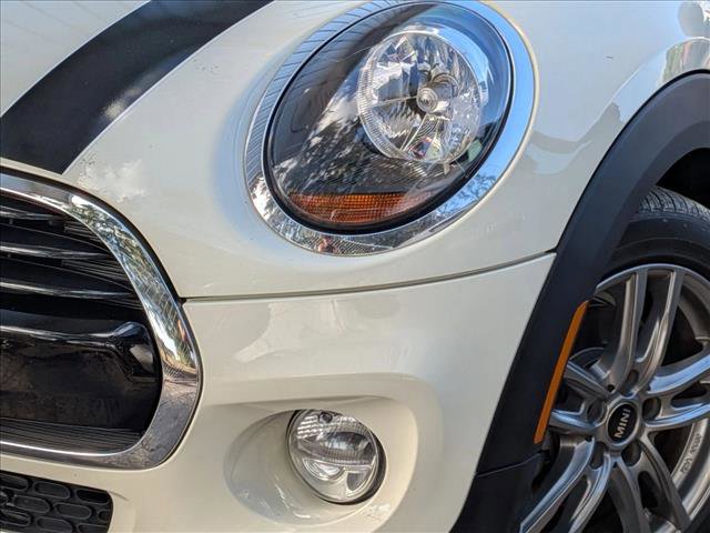 Used 2019 MINI Cooper 2-Door Hardtop video 2