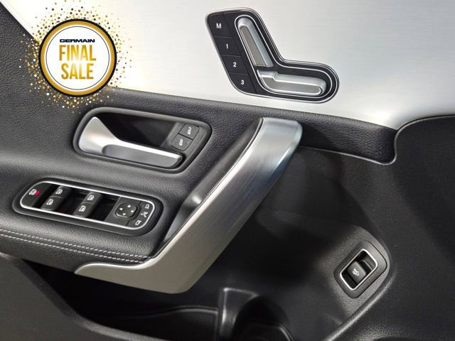 Used 2025 Mercedes-Benz CLA 250 4MATIC image 25
