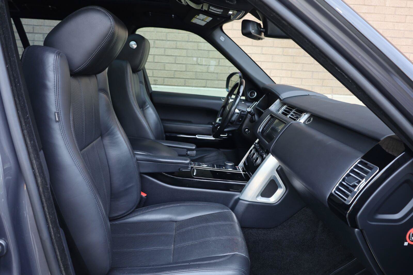 Used 2016 Land Rover Range Rover Supercharged AWD/4WD image 30