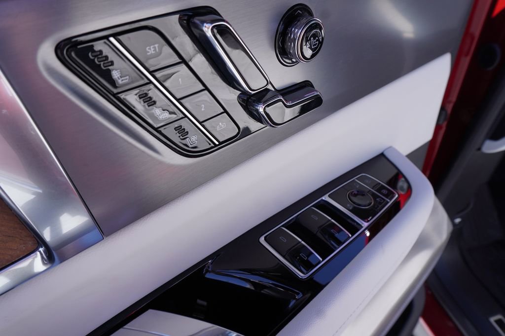 Certified 2026 Cadillac Vistiq Luxury image 17