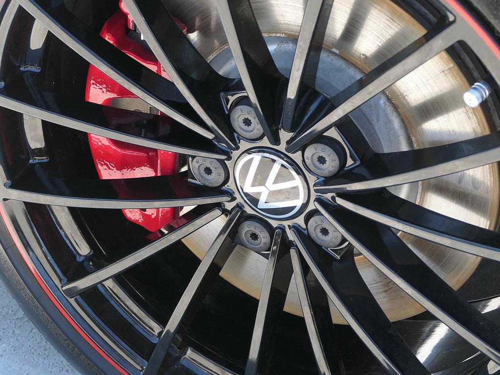 Used 2023 Volkswagen GTI 40th Anniversary Edition FWD image 11