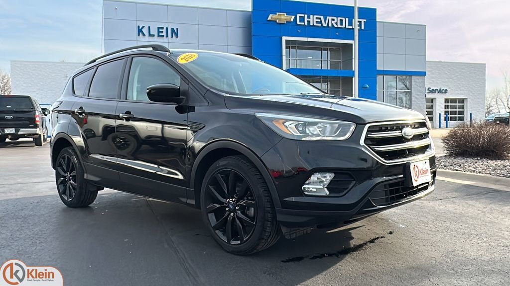 Used 2018 Ford Escape SE w/ SE Sport Appearance Package