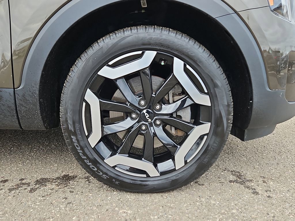 Certified 2024 Kia Telluride S image 9