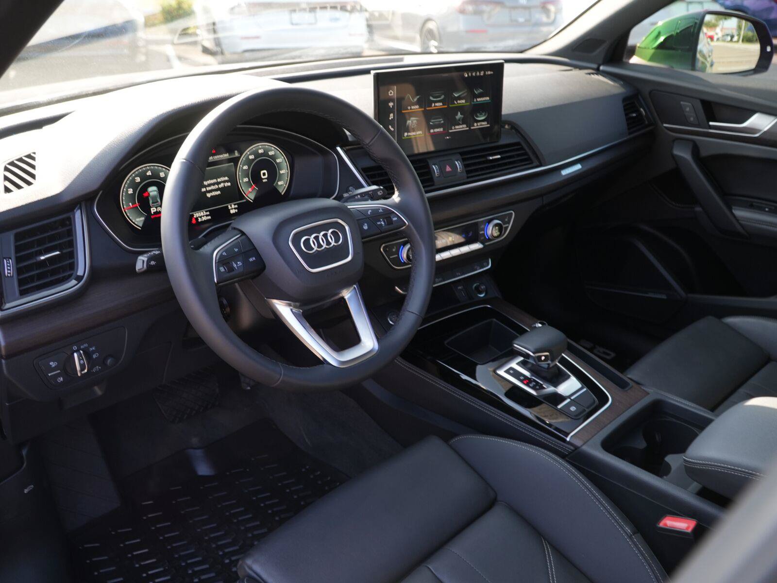 Used 2023 Audi Q5 2.0T Premium Plus w/ Premium Plus Package AWD/4WD image 18