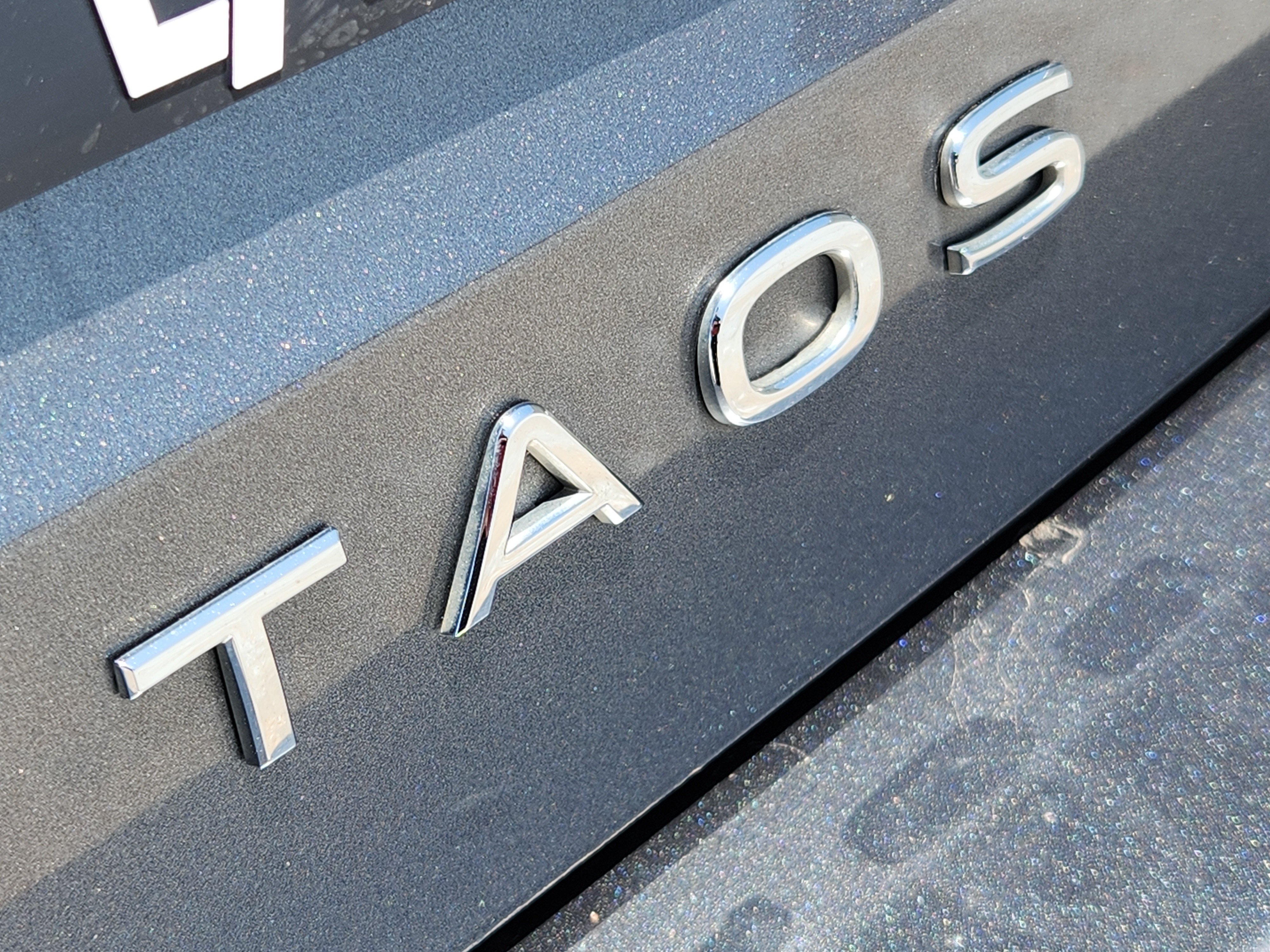 Used 2022 Volkswagen Taos SE w/ Panoramic Sunroof Package FWD image 13