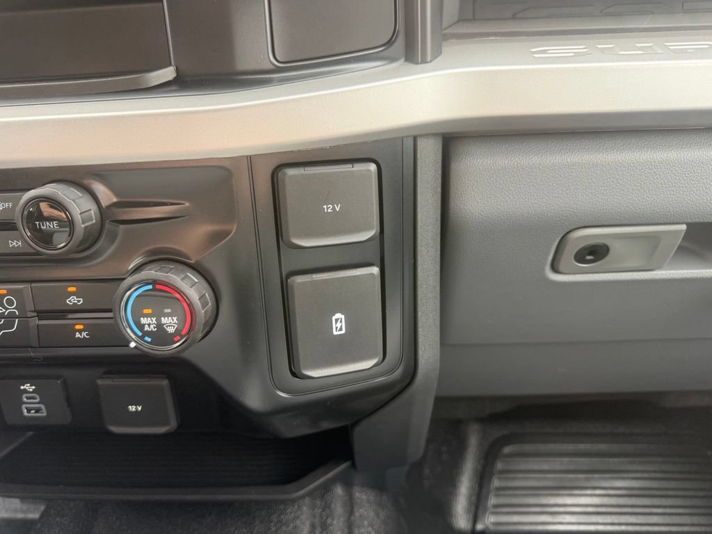 New 2026 Ford F250 XL w/ XL Chrome Package AWD/4WD image 26