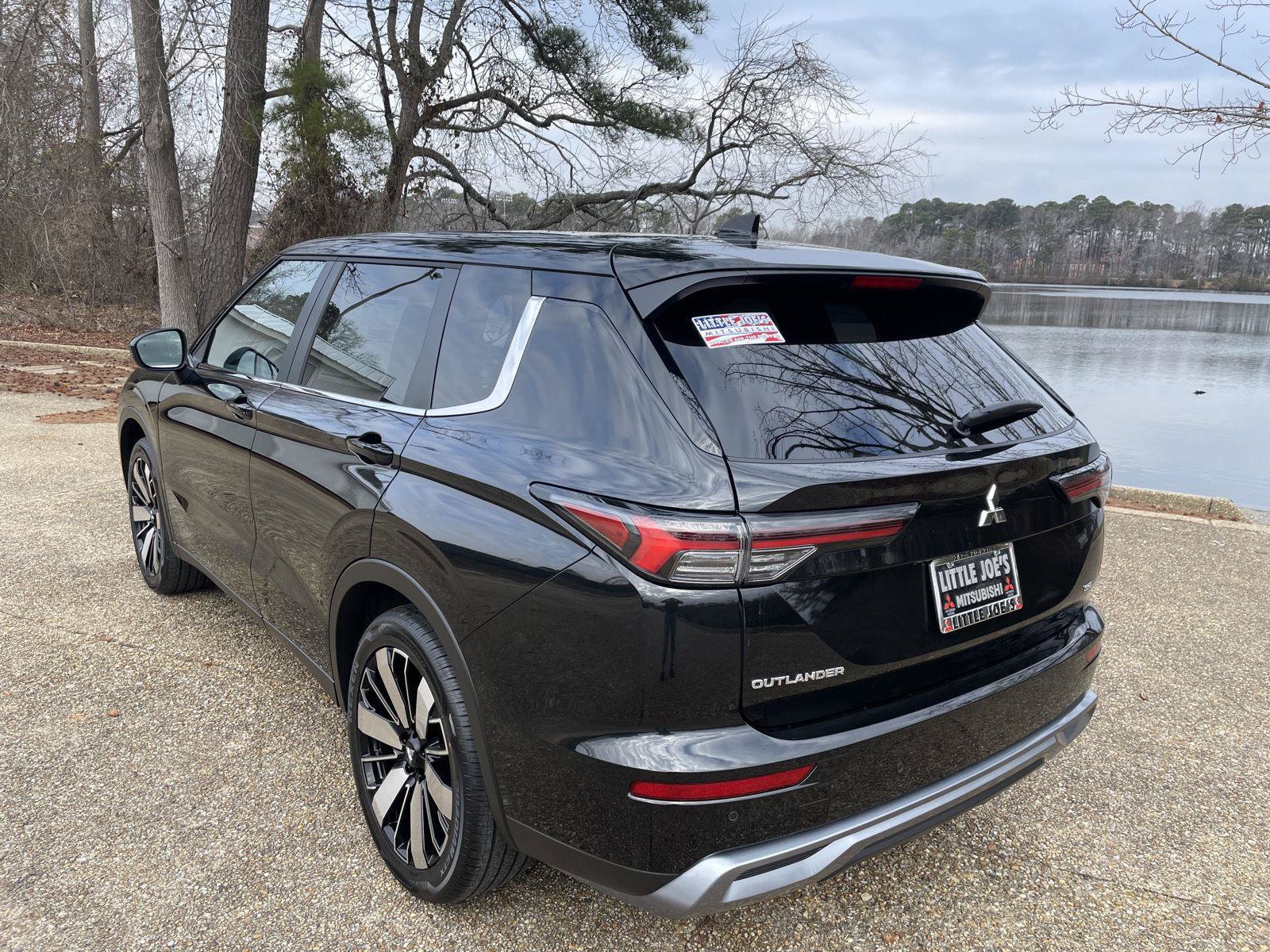 New 2026 Mitsubishi Outlander SE AWD/4WD image 12