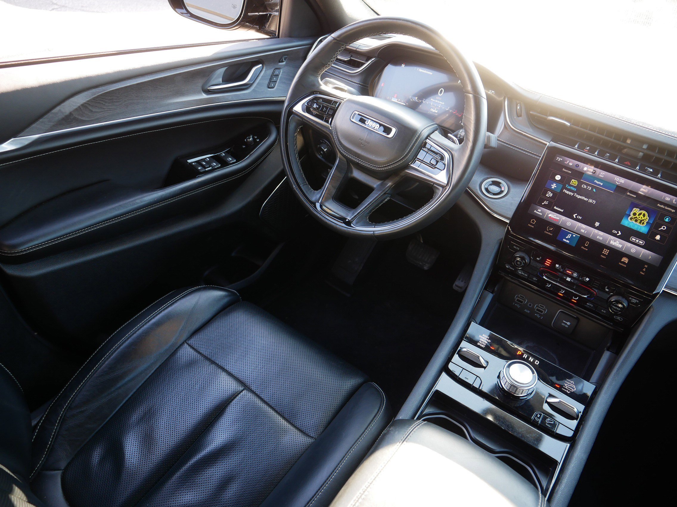 Used 2024 Jeep Grand Cherokee L Overland w/ Advanced Protech Group III AWD/4WD image 9