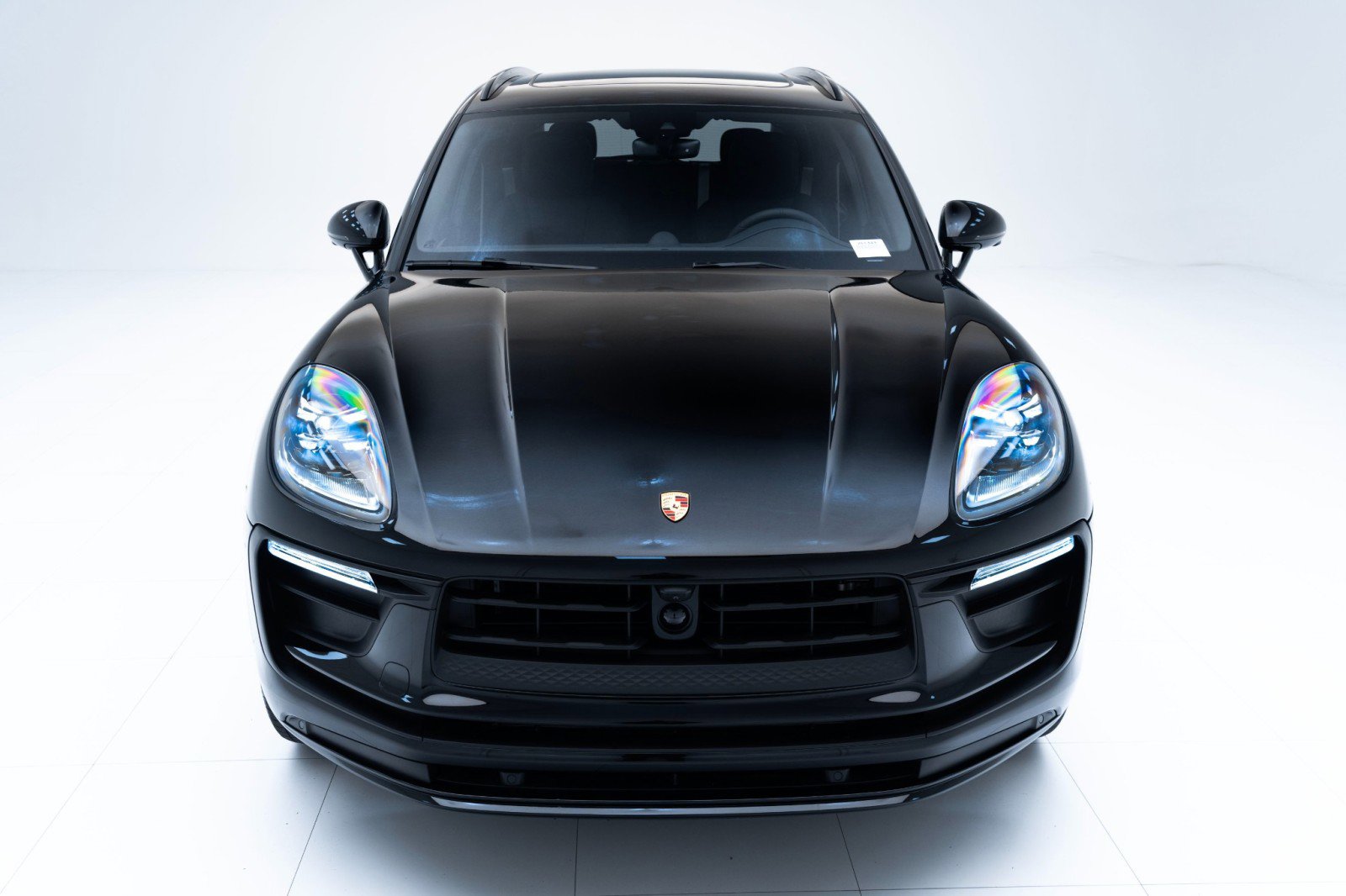 New 2025 Porsche Macan image 6