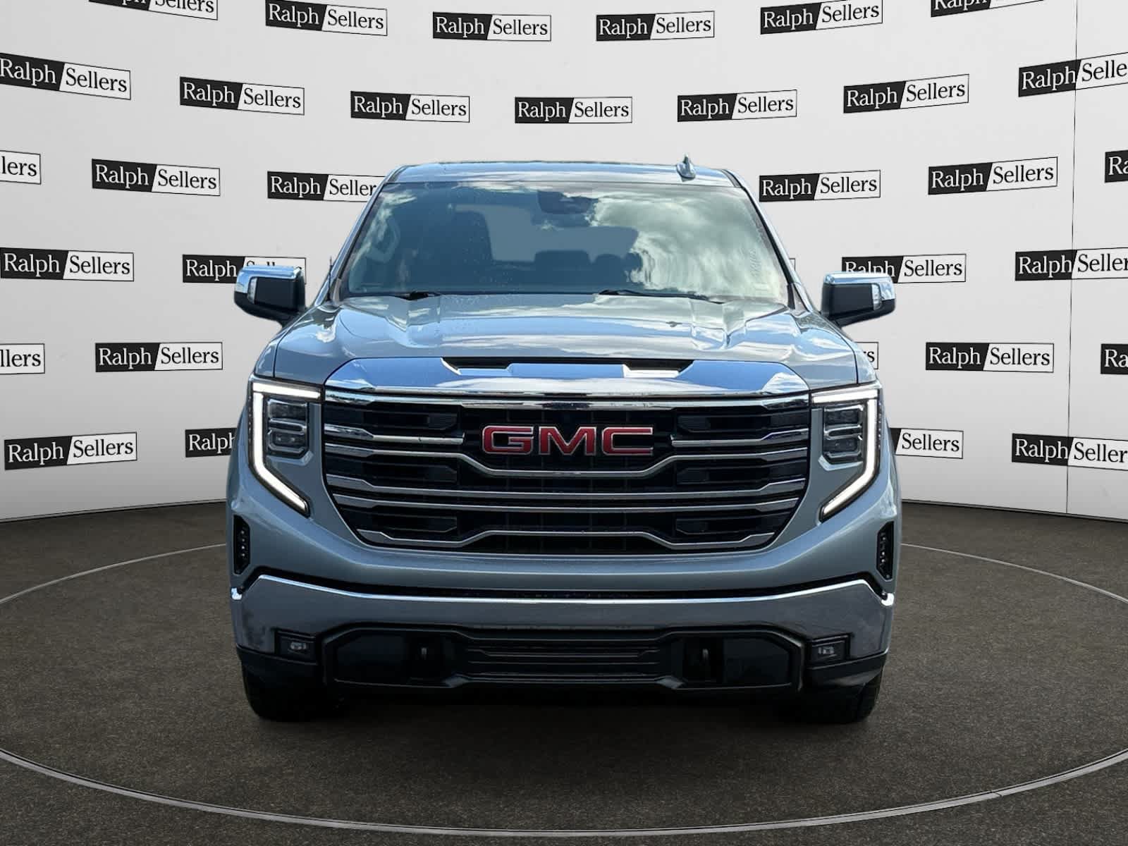Used 2025 GMC Sierra 1500 SLT AWD/4WD image 8