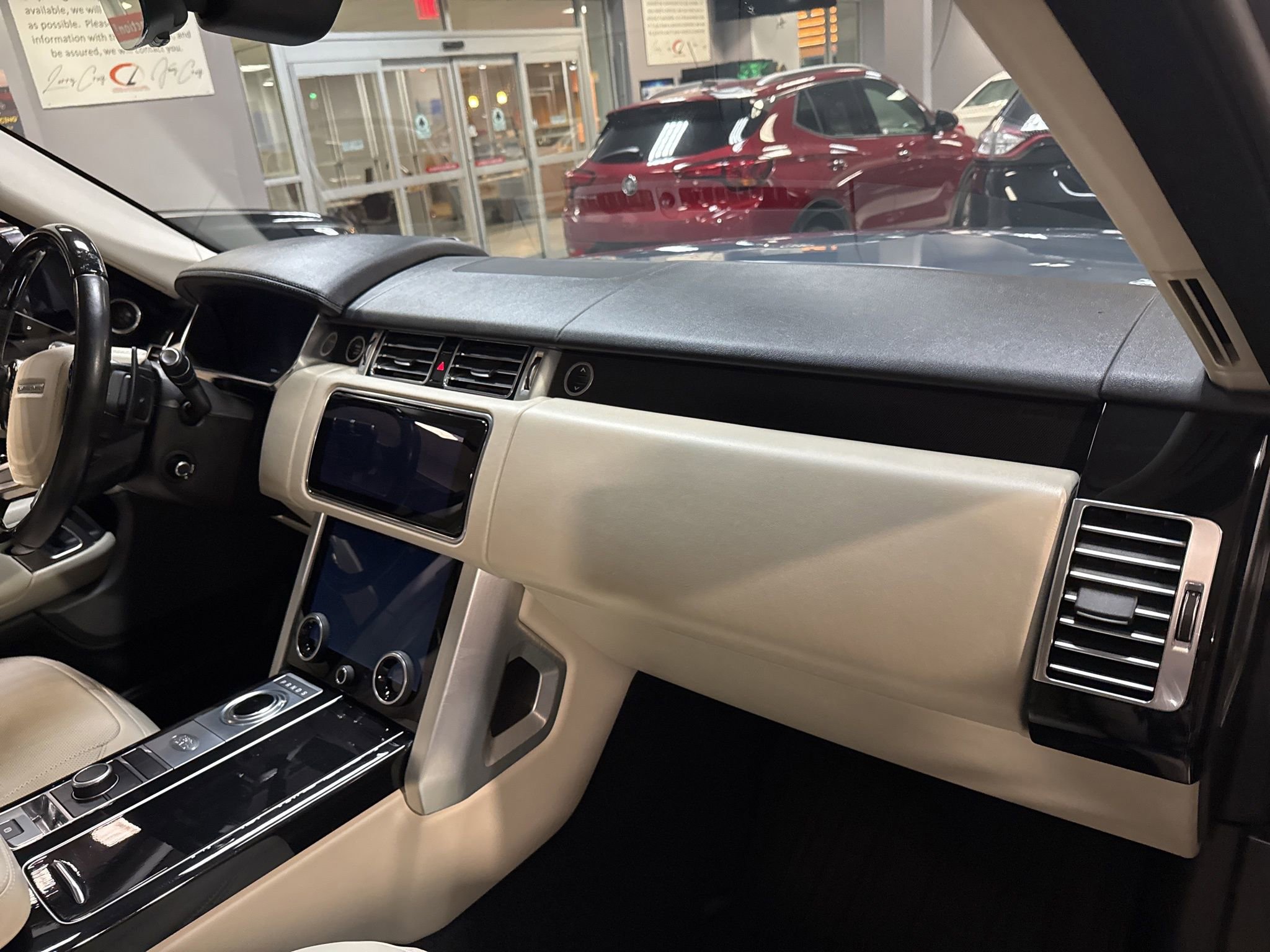 Used 2020 Land Rover Range Rover HSE AWD/4WD image 7