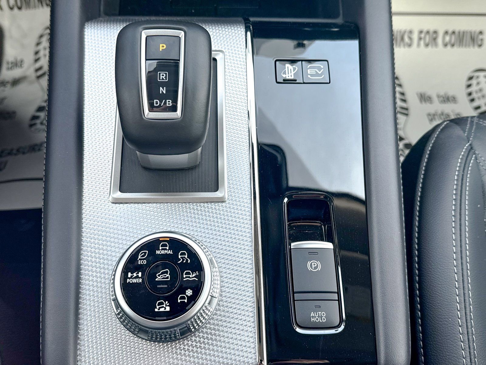 New 2025 Mitsubishi Outlander SEL image 38