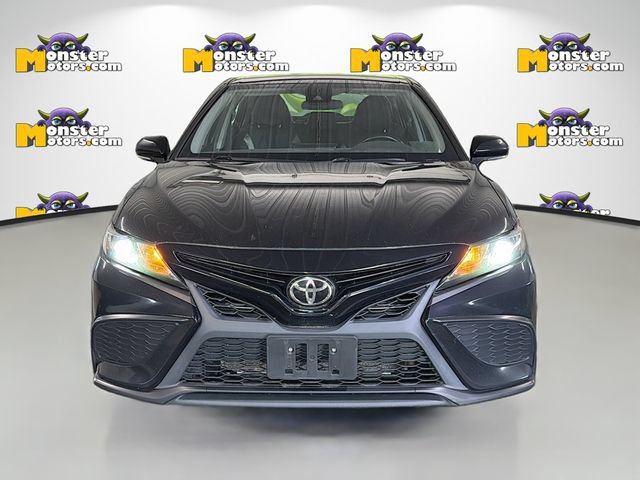 Used 2021 Toyota Camry SE FWD image 2