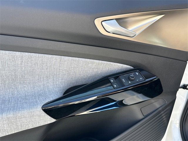 New 2025 Volkswagen ID.4 Pro image 7