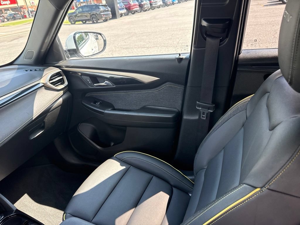 Used 2024 Chevrolet TrailBlazer ACTIV w/ Driver Confidence Package FWD image 14