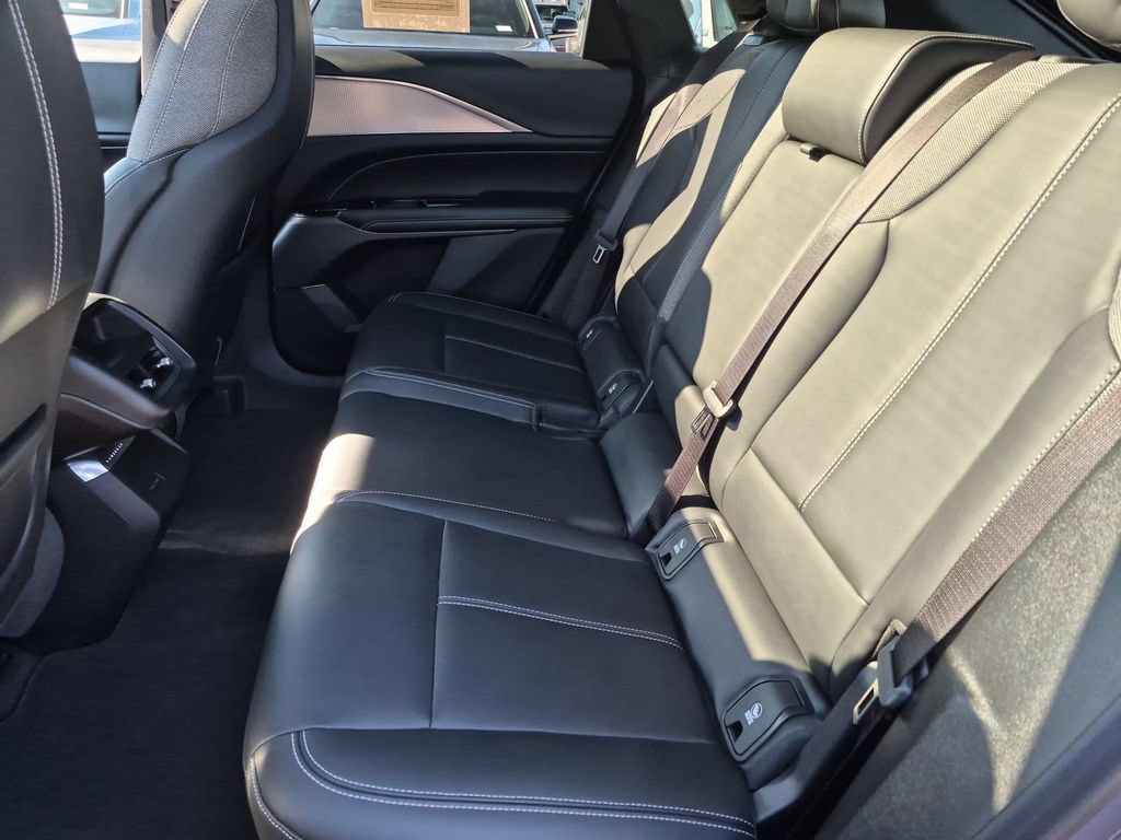 Certified 2024 Cadillac Lyriq Tech AWD/4WD image 18