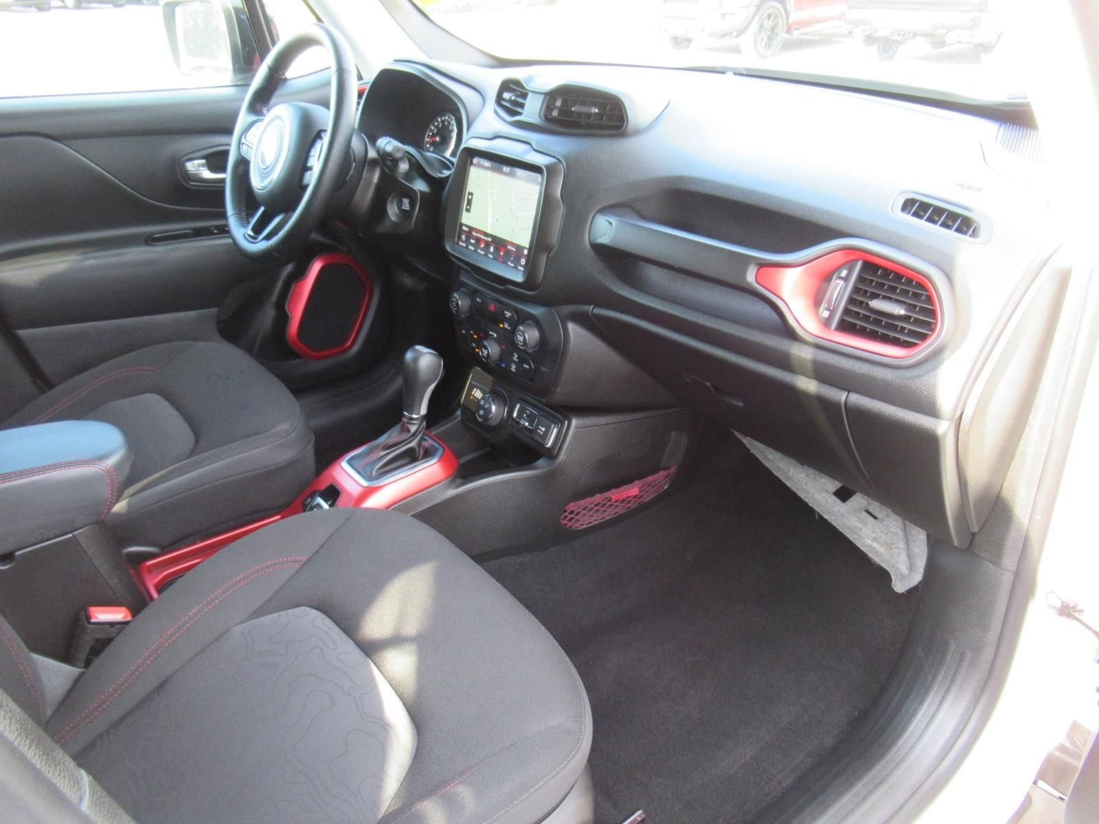 Certified 2022 Jeep Renegade Trailhawk AWD/4WD image 11