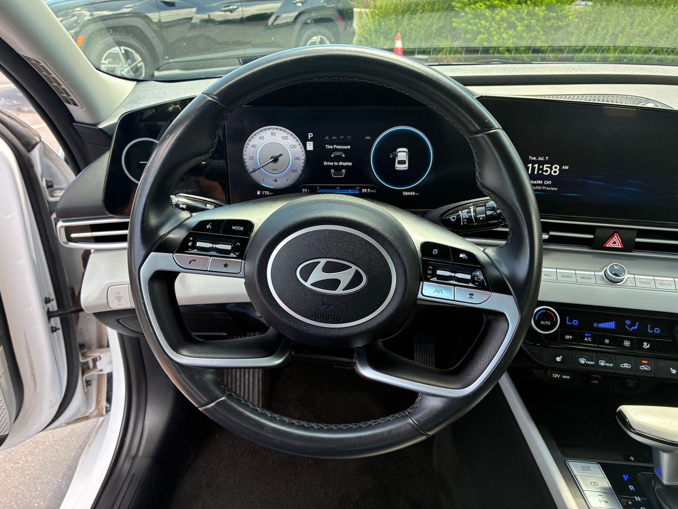 Certified 2024 Hyundai Elantra Limited FWD image 18