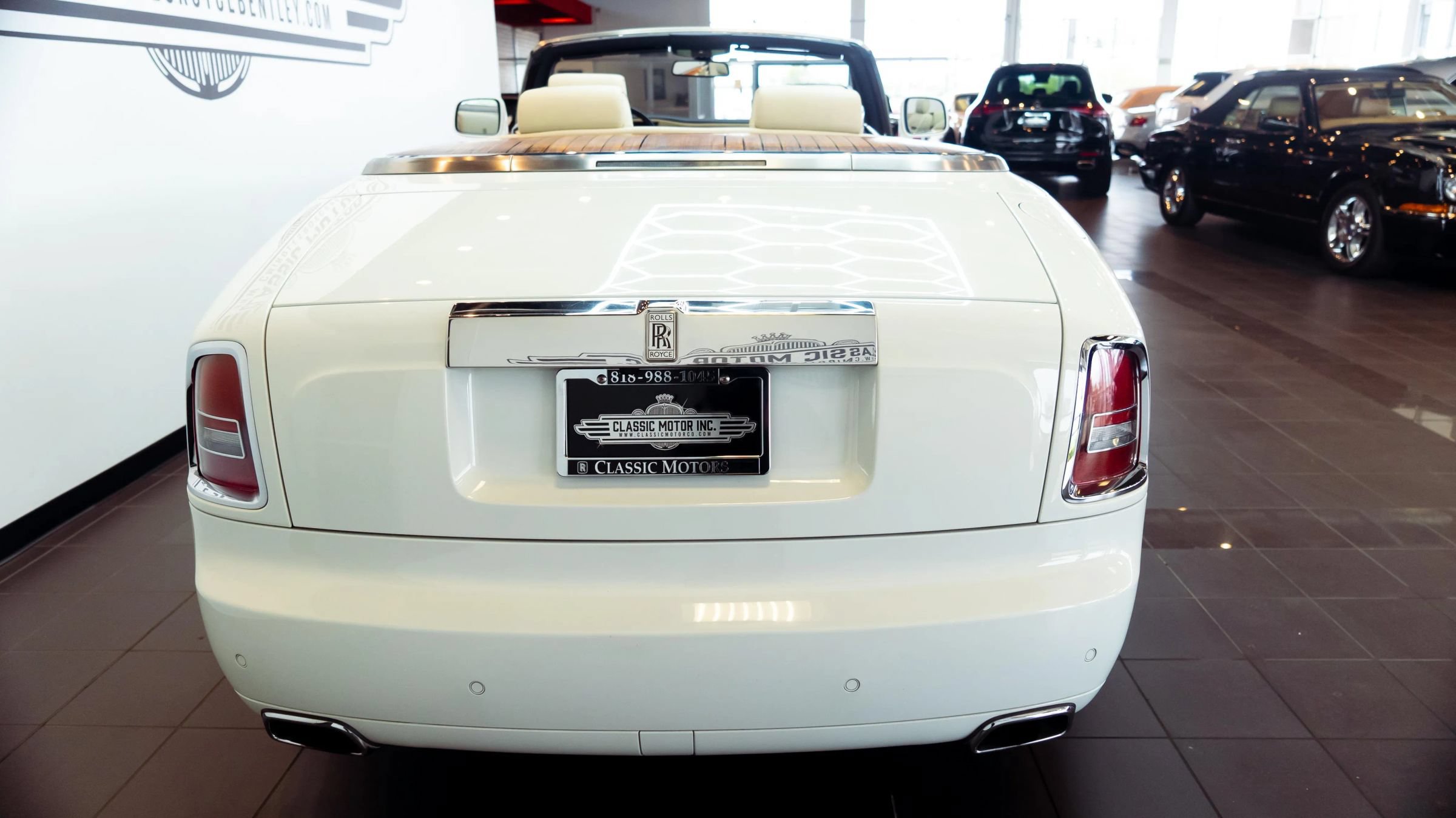 Used 2011 Rolls-Royce Phantom Drophead Coupe RWD image 8