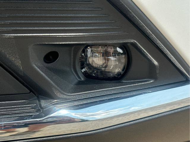 New 2025 Chevrolet Suburban Premier RWD image 10