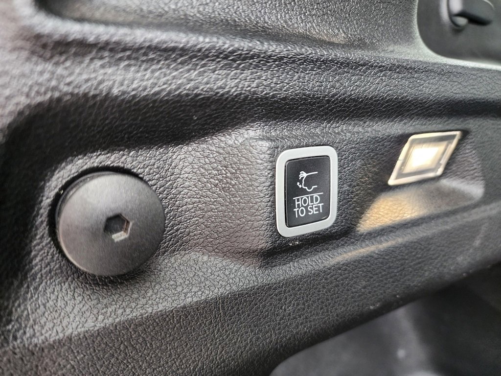 Used 2023 Jeep Grand Cherokee L Limited image 18