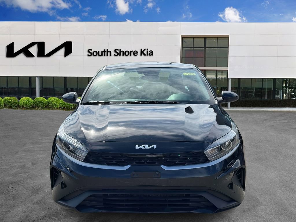 Used 2022 Kia Forte LXS image 2