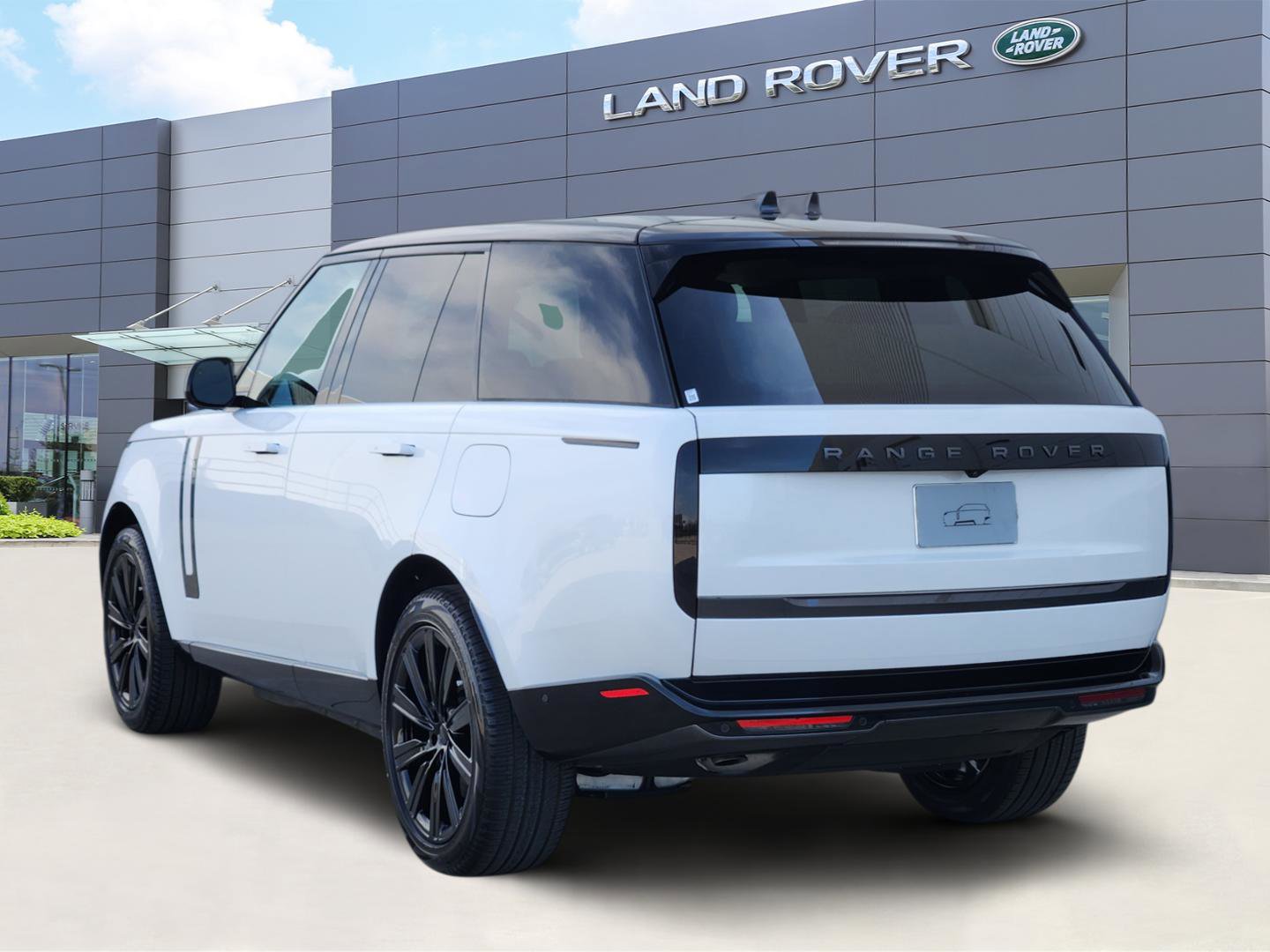 New 2026 Land Rover Range Rover SE image 4