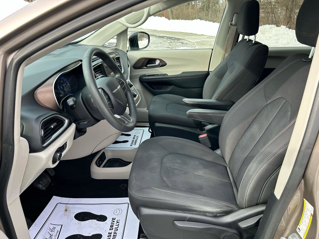 Used 2018 Chrysler Pacifica L image 11