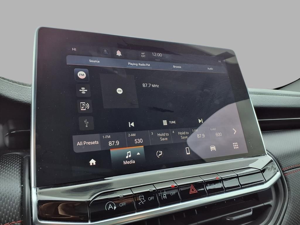 Used 2023 Jeep Compass Trailhawk image 5