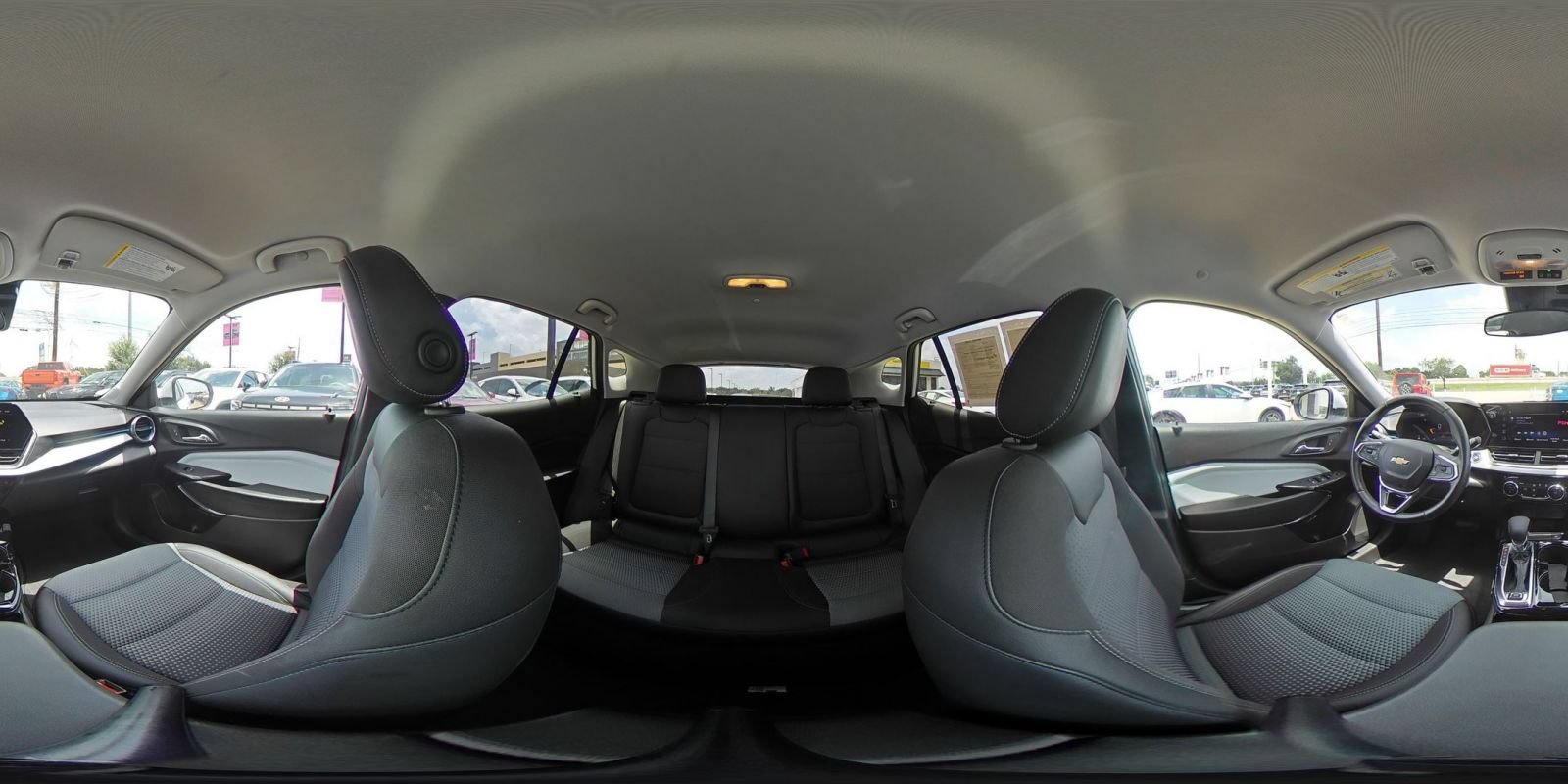 Used 2025 Chevrolet Trax LT w/ LT Convenience Package FWD image 41