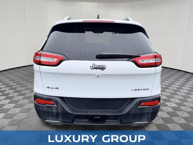 Used 2016 Jeep Cherokee Limited w/ Luxury Group AWD/4WD image 4