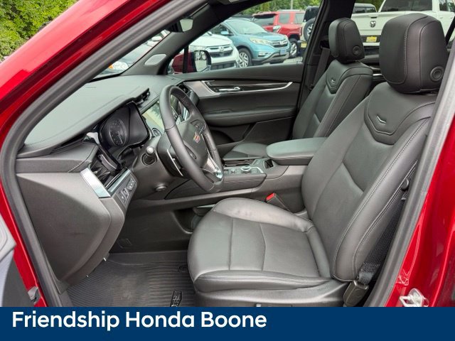 Used 2024 Cadillac XT6 Sport w/ Technology Package AWD/4WD image 19