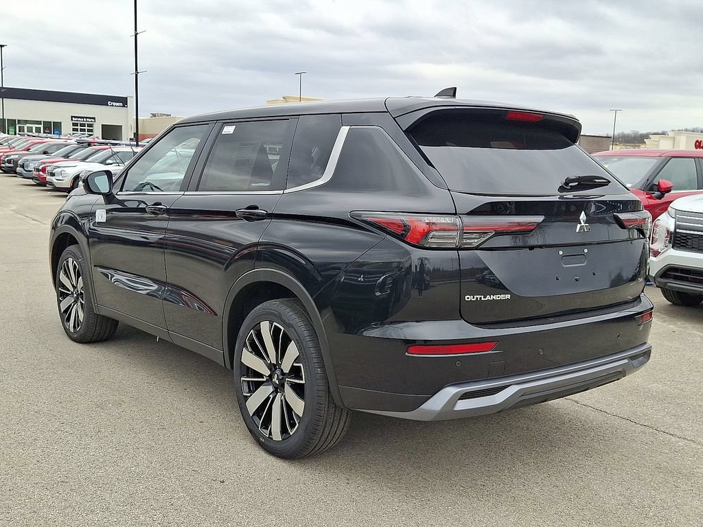 New 2026 Mitsubishi Outlander SE AWD/4WD image 3