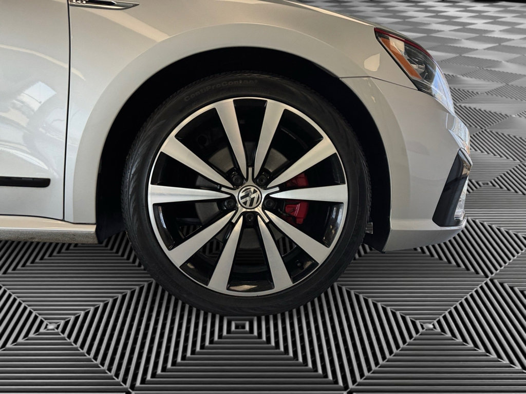 Used 2018 Volkswagen Passat 3.6 image 10