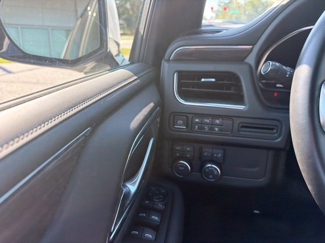 Used 2023 Chevrolet Tahoe Z71 w/ Luxury Package AWD/4WD image 13