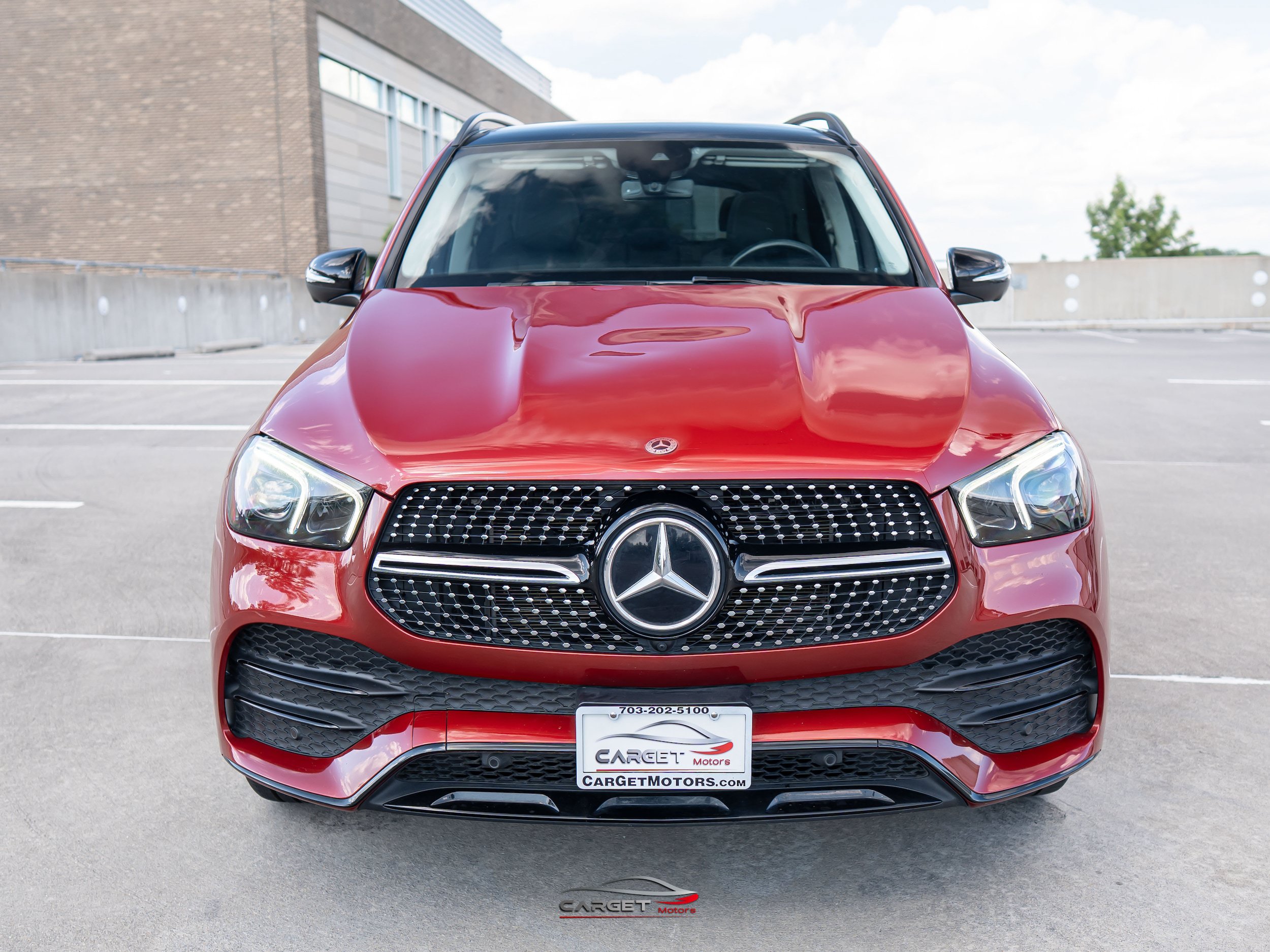 Used 2023 Mercedes-Benz GLE 350 w/ AMG Line Exterior image 2