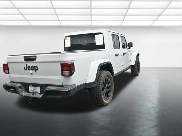 Used 2025 Jeep Gladiator Sport image 8
