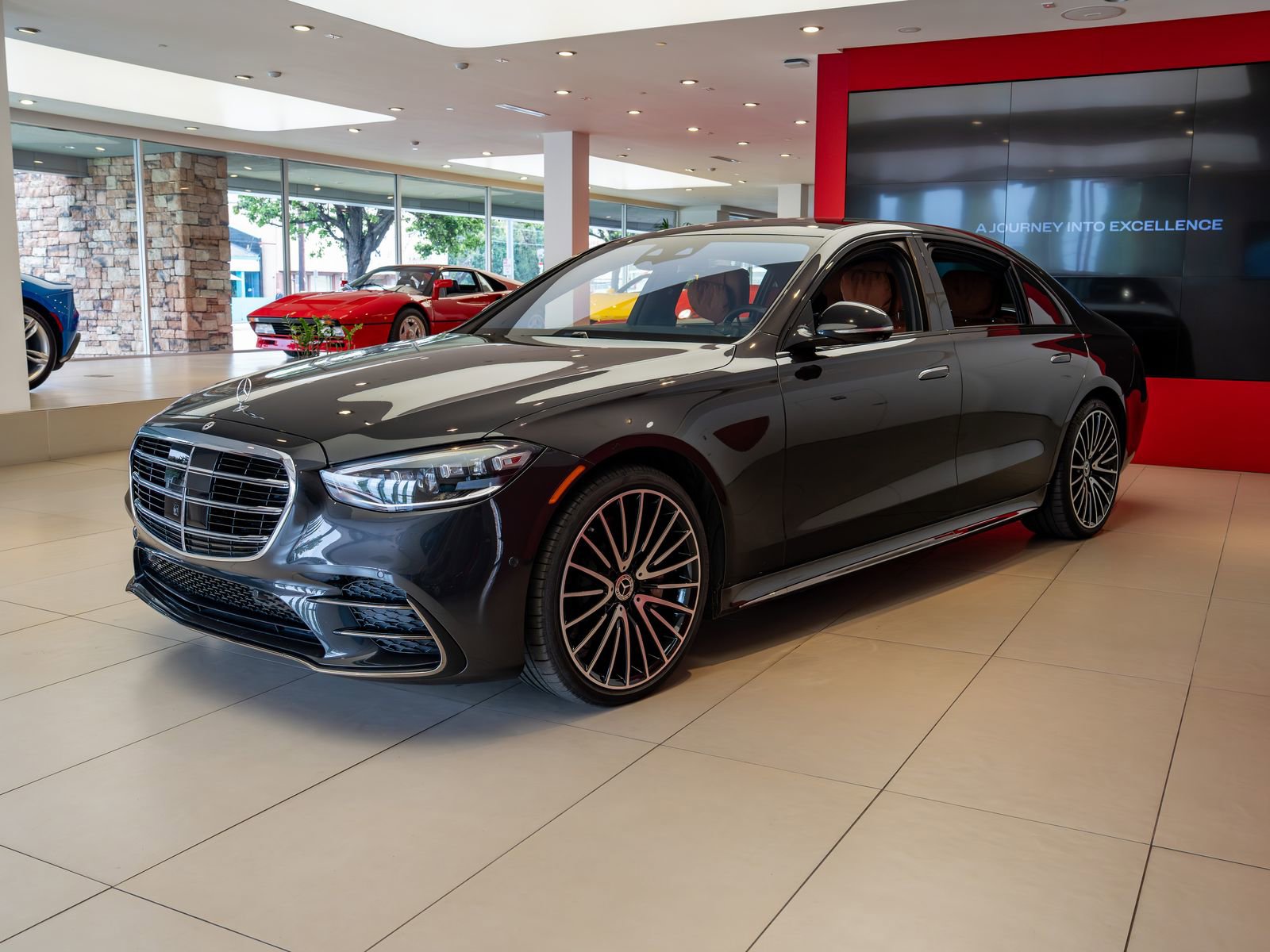 Used 2023 Mercedes-Benz S 580 4MATIC Sedan image 4