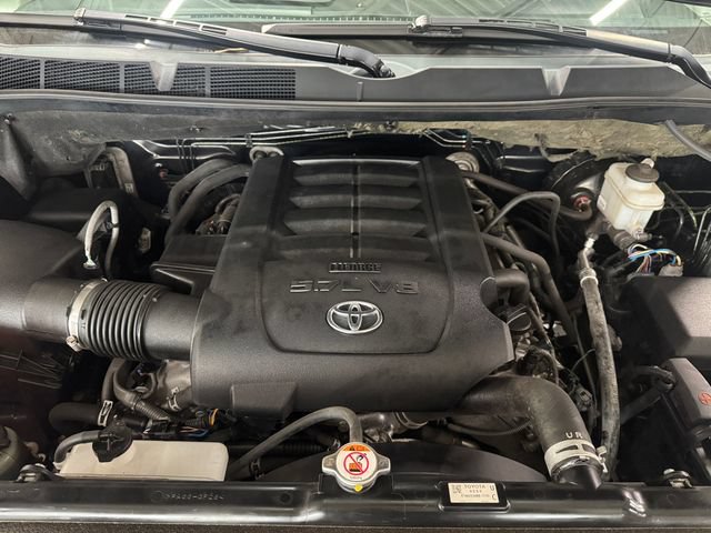 Used 2020 Toyota Tundra SR5 w/ SR5 Convenience Package AWD/4WD image 6