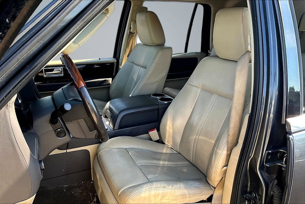 Used 2015 Lincoln Navigator 4WD w/ Equipment Group 101A Reserve image 18
