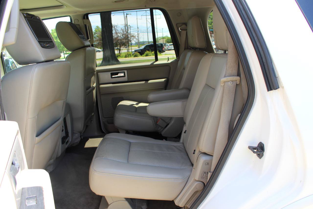 Used 2014 Ford Expedition Limited w/ Equipment Group 301A AWD/4WD image 31