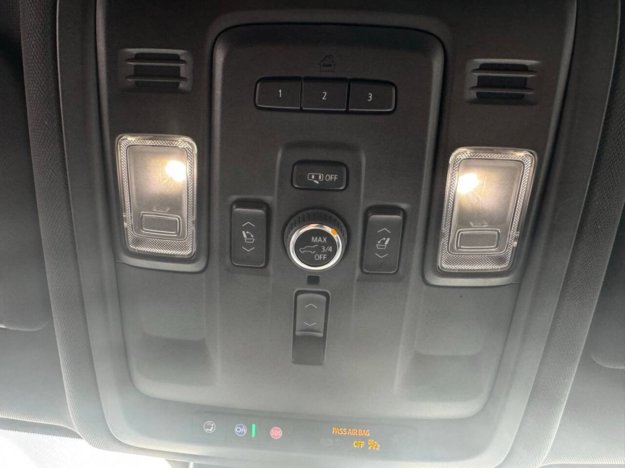 Used 2023 Chevrolet Suburban Premier image 31