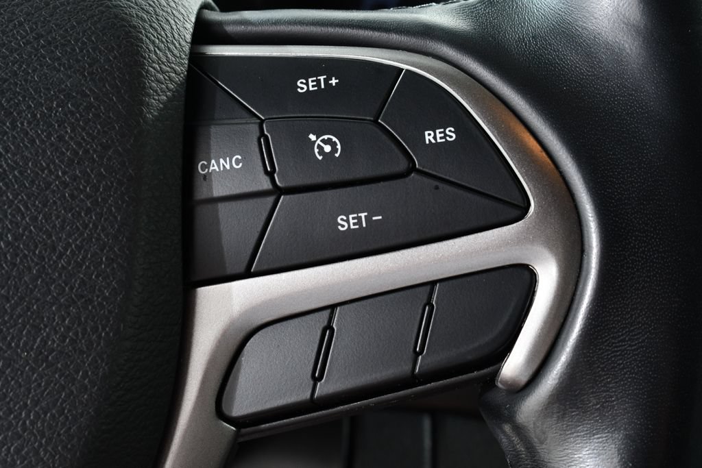 Used 2021 Jeep Grand Cherokee Laredo X AWD/4WD image 33