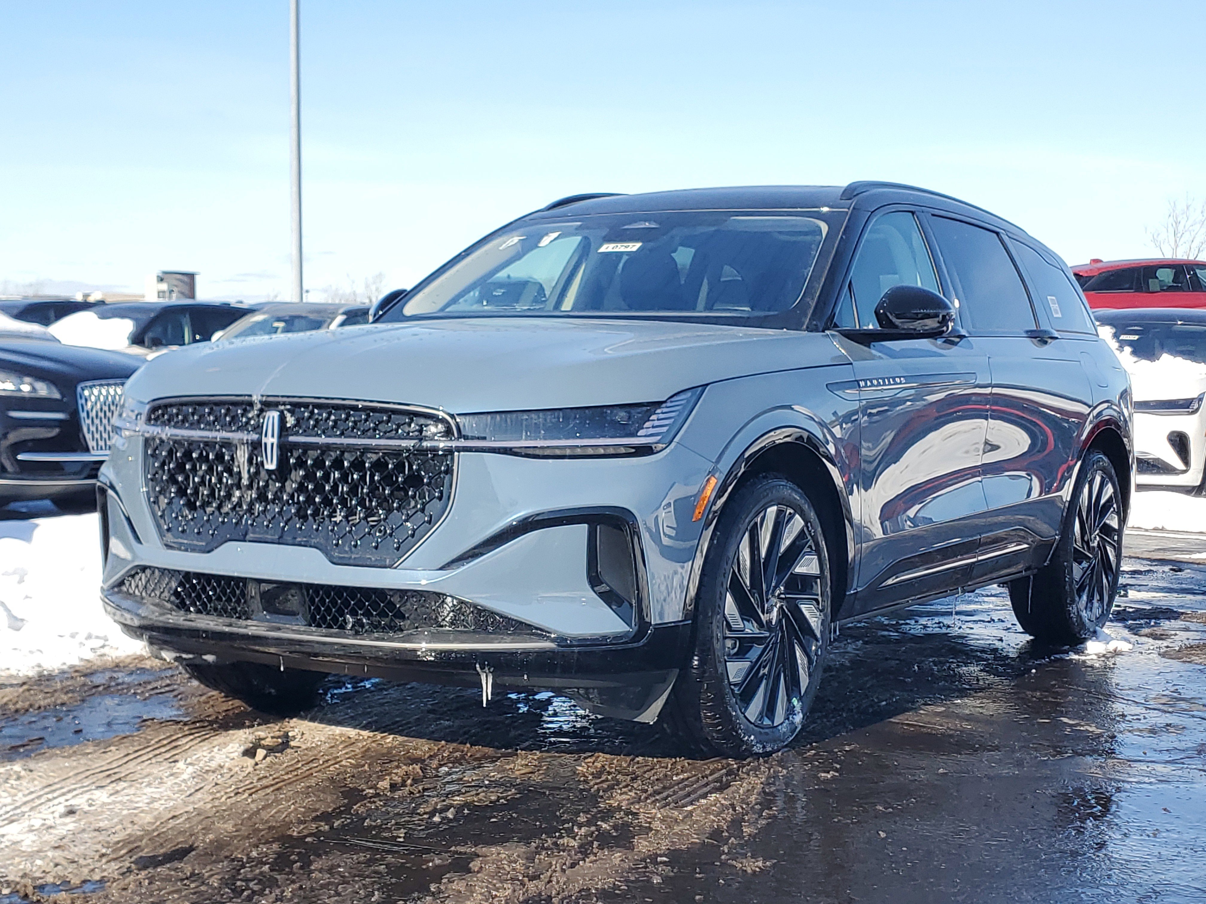 New 2026 Lincoln Nautilus Reserve w/ Jet Appearance Package image 2